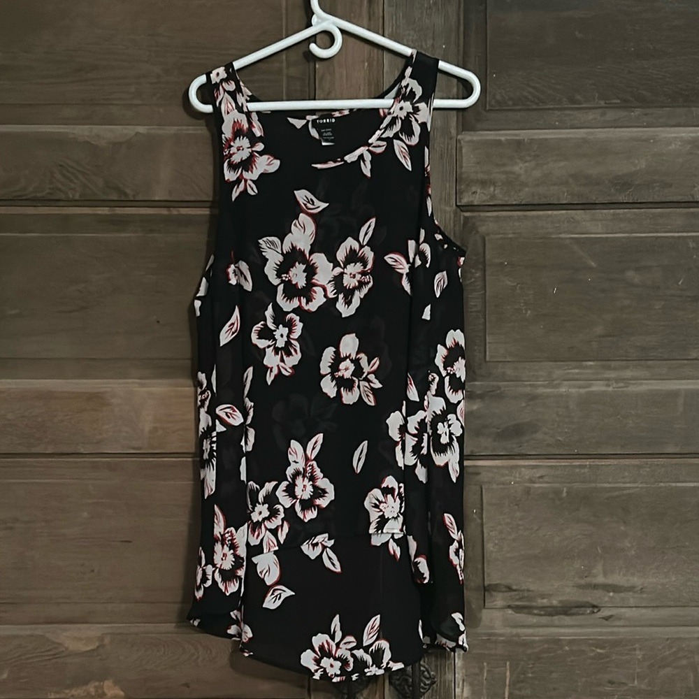 Torrid Black Floral Hi Lo Sleeveless Top Sheer‎ Size 0